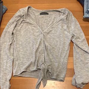 grey abrocrombie and fitch sweater